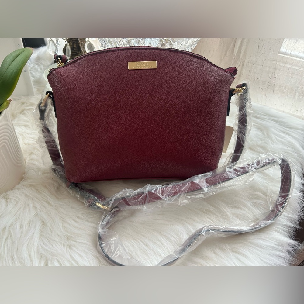 Trina Turk NWT Crossbody Bag - Picture 2 of 16